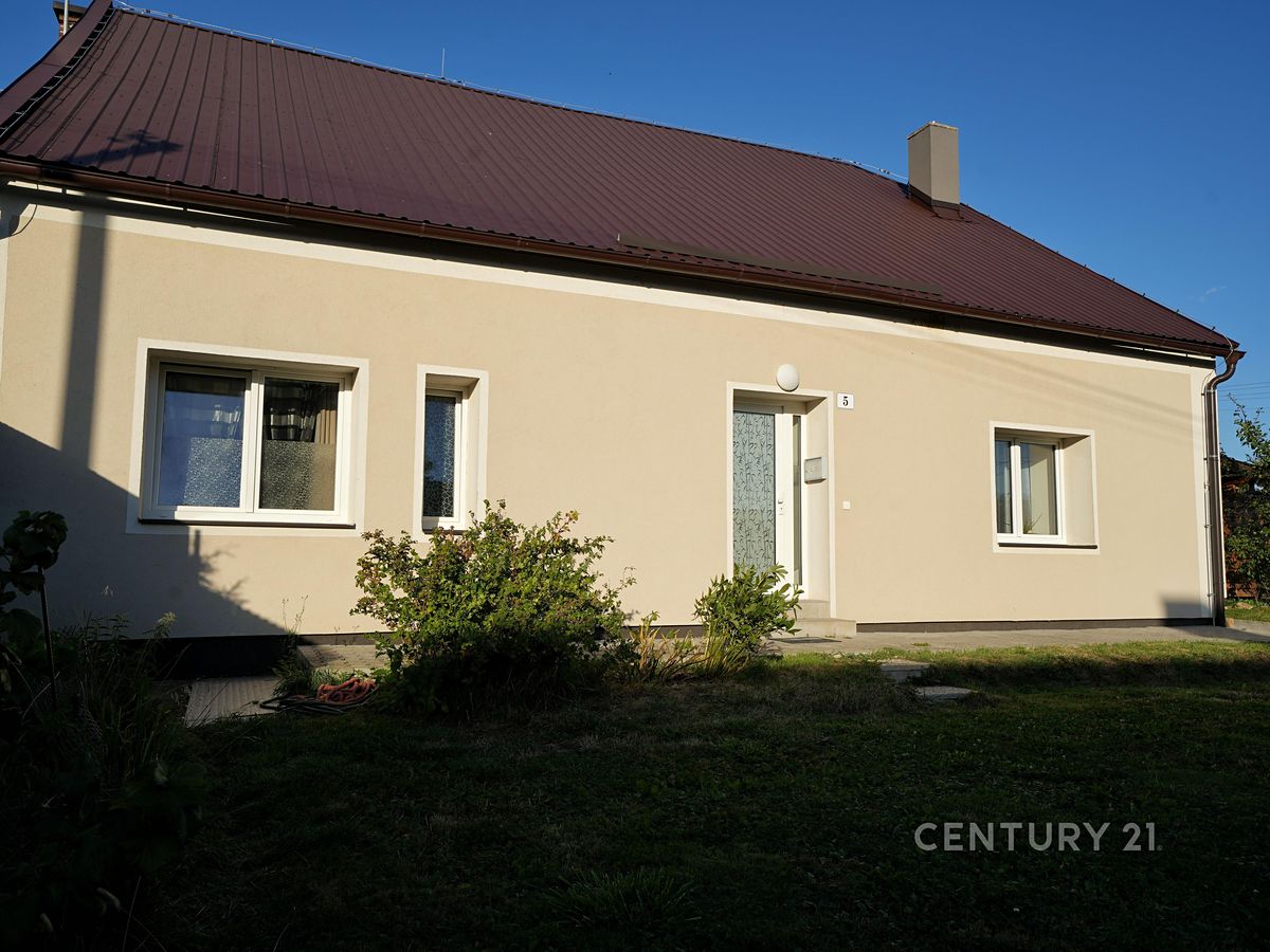 Prodej rodinného domu 101 m², pozemek 556 m² – fotografie 2