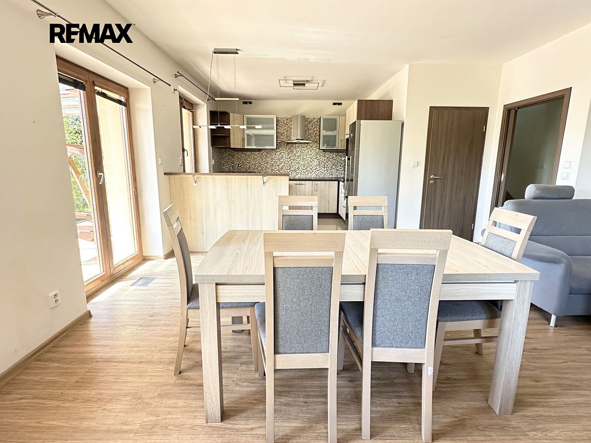 Pronájem rodinného domu 152 m², pozemek 1967 m² – fotografie 3