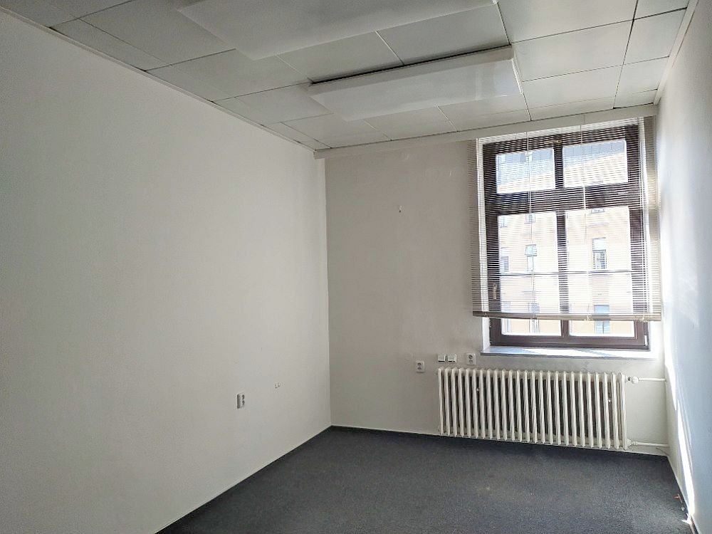 Pronájem kanceláře 15 m² – fotografie 4