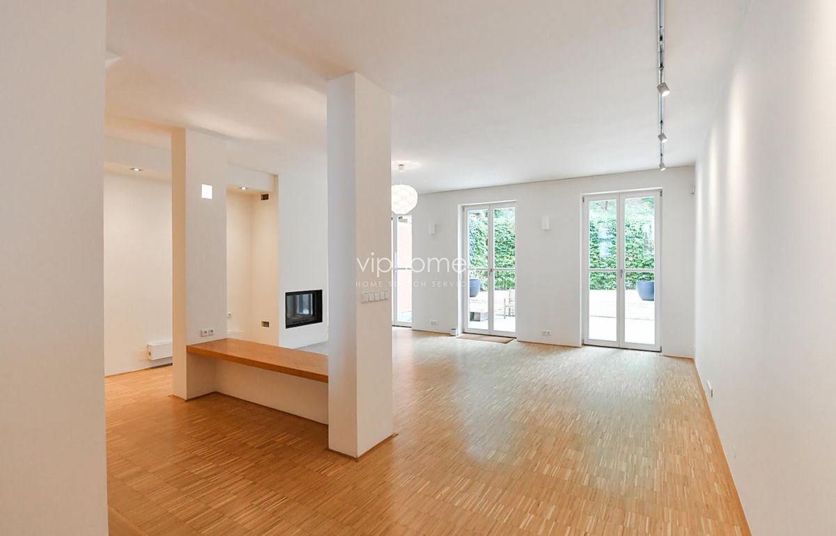 Pronájem rodinného domu 350 m², pozemek 253 m² – fotografie 3