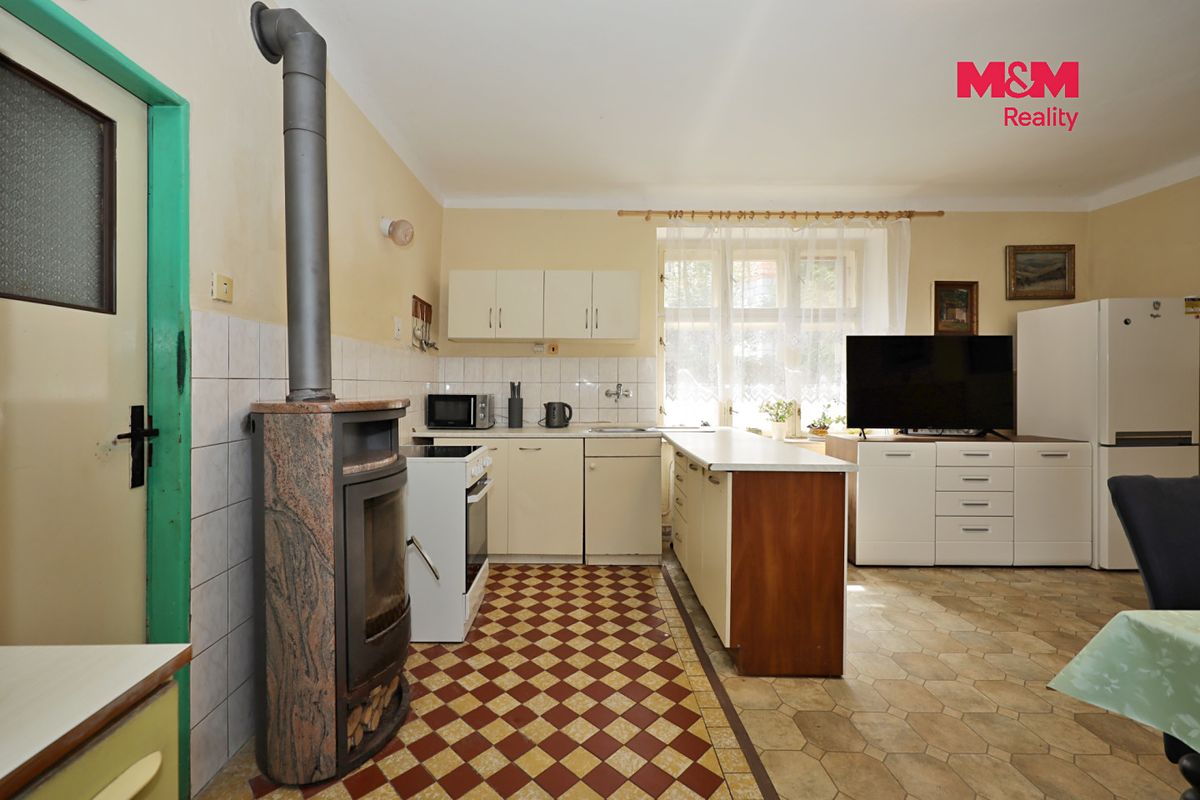 Prodej rodinného domu 137 m², pozemek 722 m² – fotografie 4