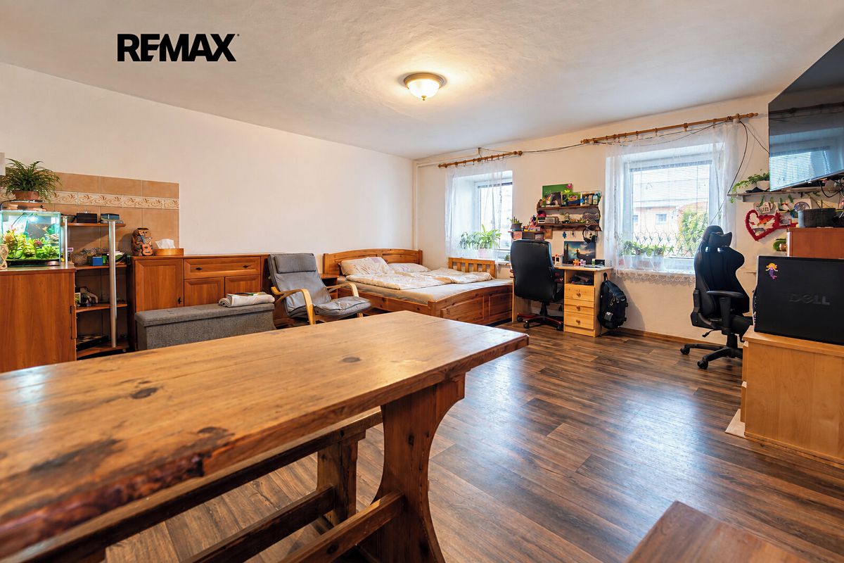 Prodej rodinného domu 110 m², pozemek 658 m² – fotografie 2