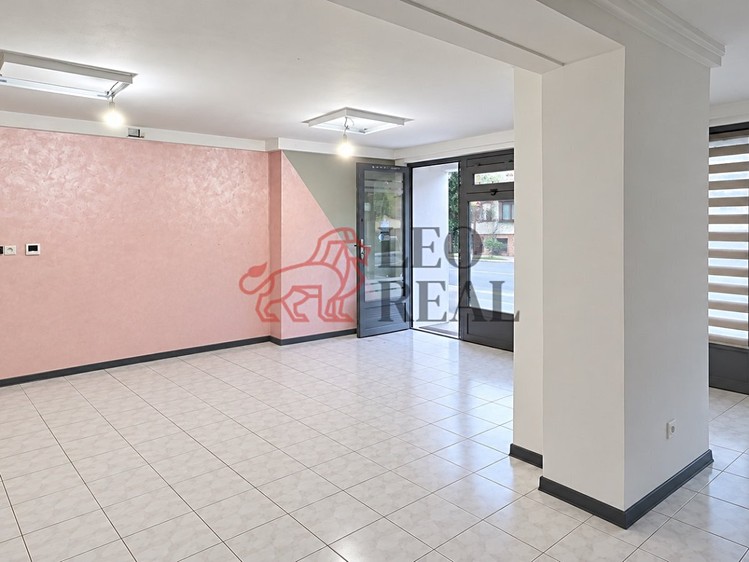 Pronájem komerčního prostoru, 29 m² (2 z 8)
