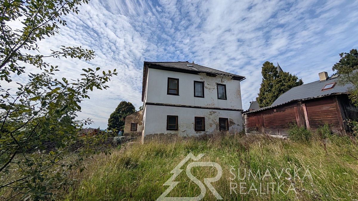 Prodej rodinného domu 300 m², pozemek 539 m² – fotografie 4