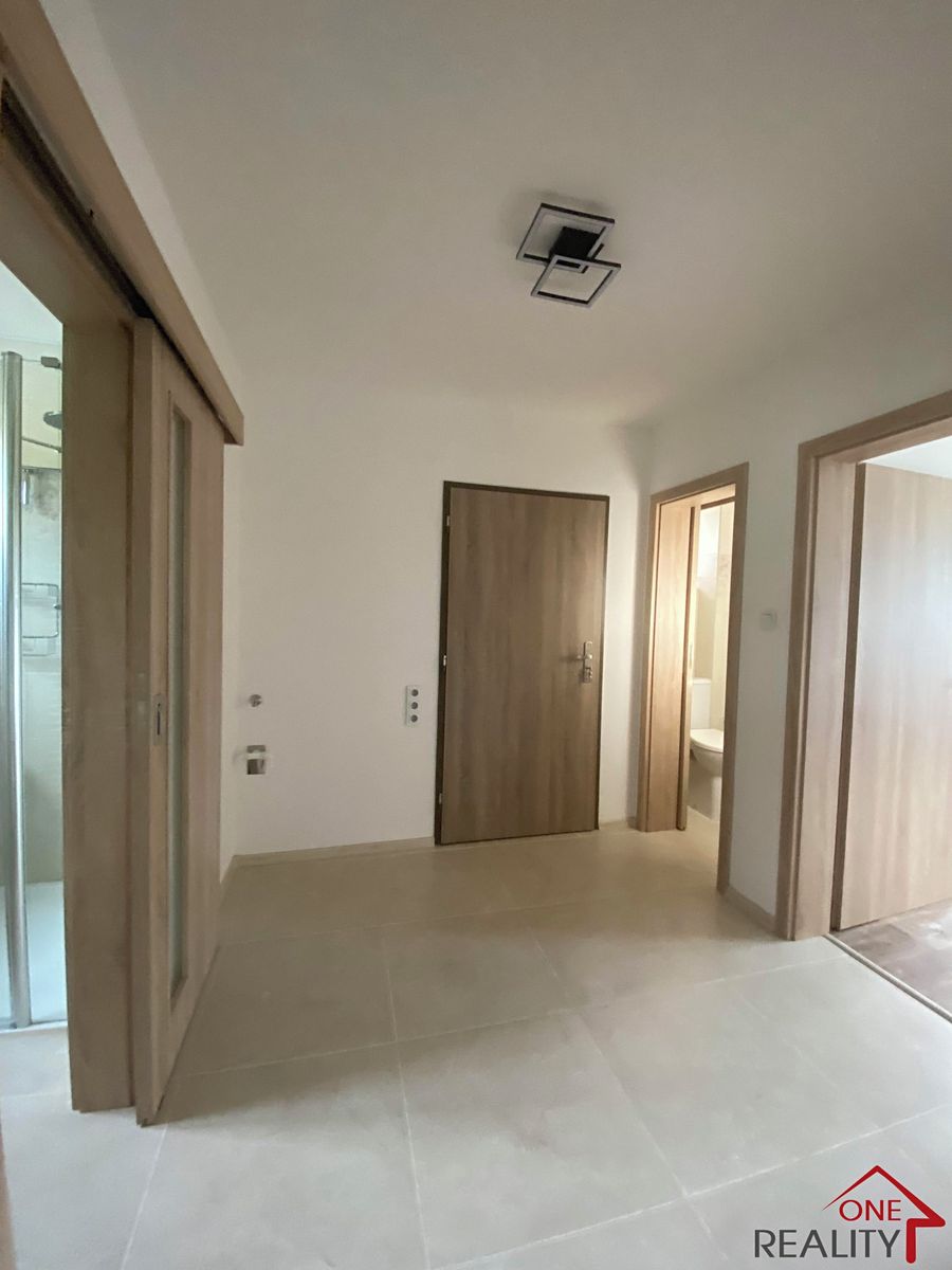Pronájem bytu 3+kk 68 m² – fotografie 3