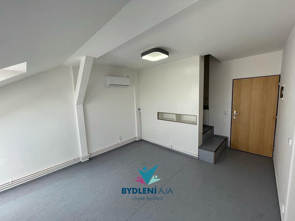 Pronájem bytu 2+kk 47 m² – fotografie 3