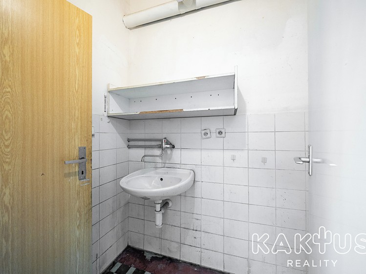 Комерційне приміщення в оренду, 80 м² (10 з 13)