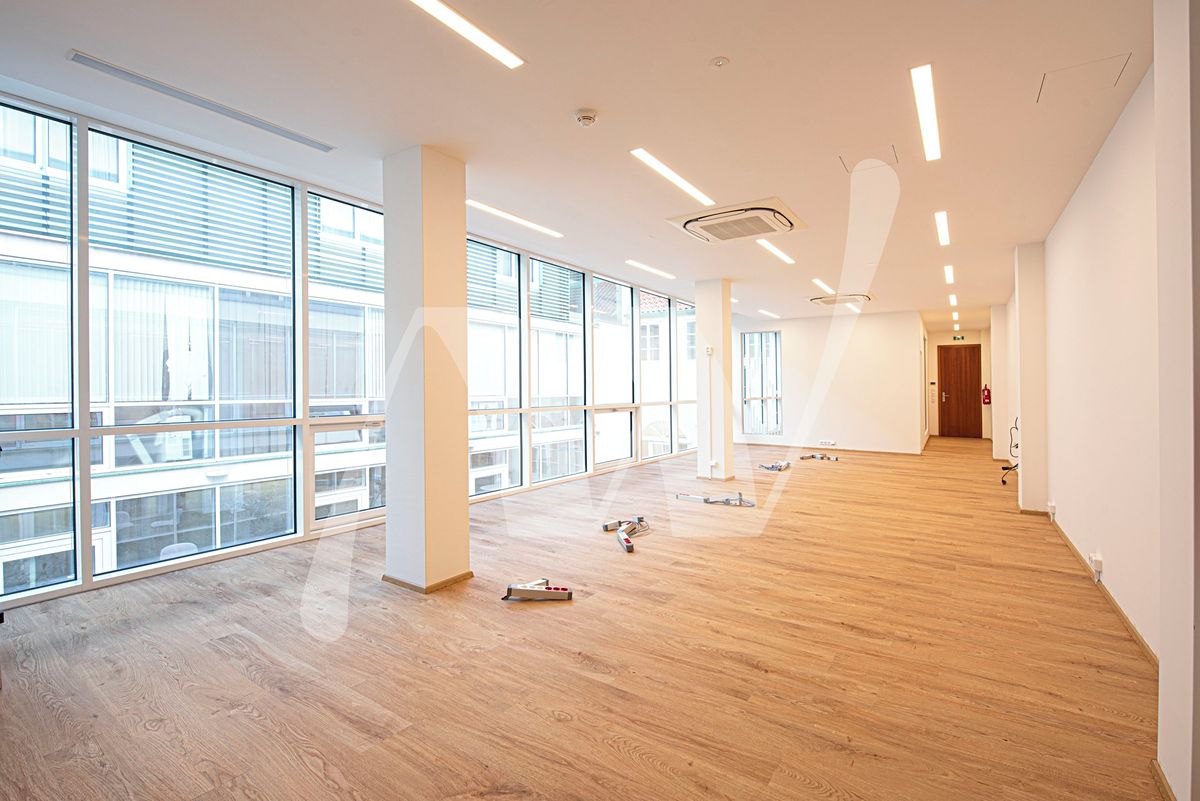 Pronájem kanceláře 86 m² – fotografie 2