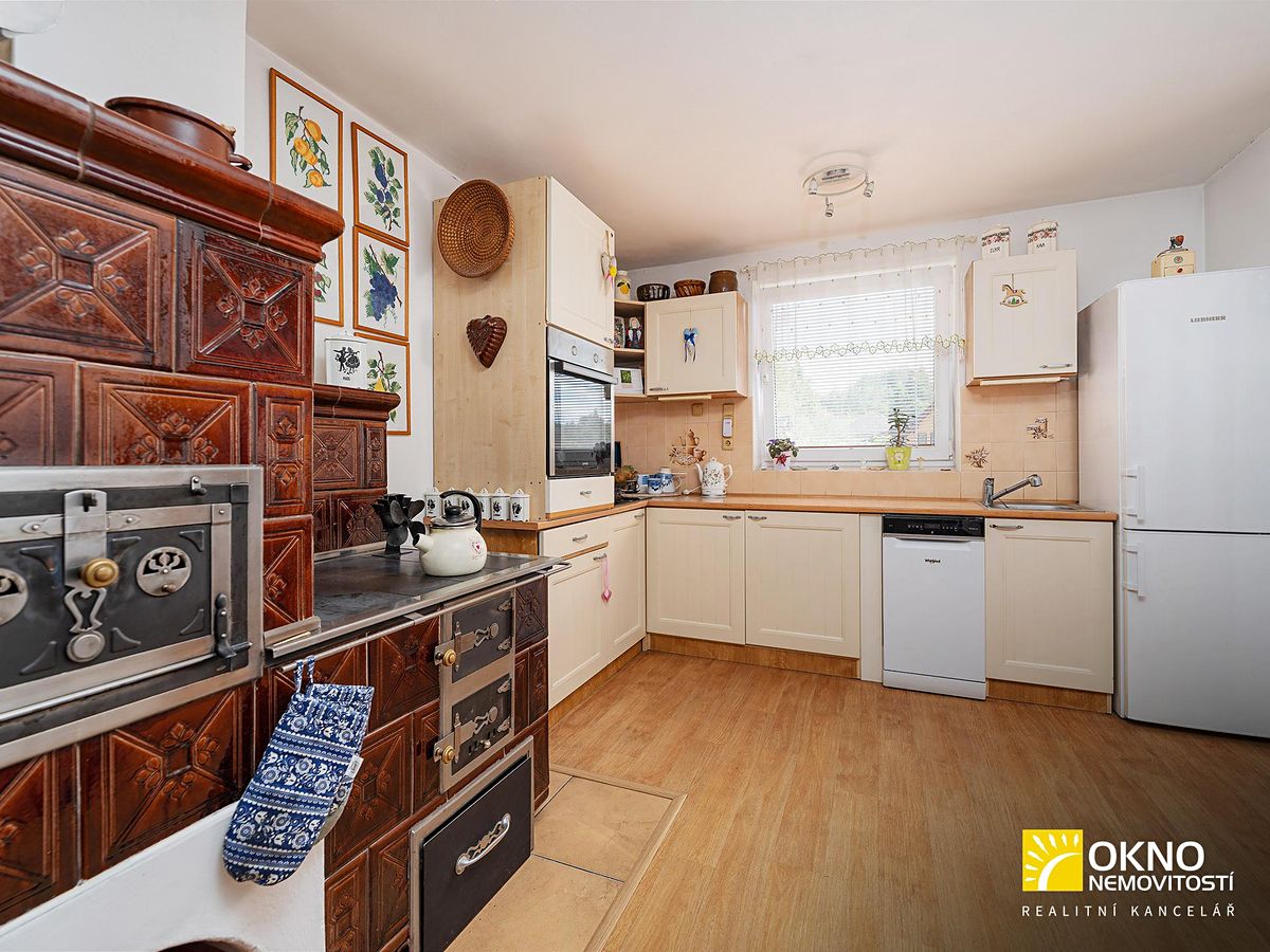 Prodej rodinného domu 100 m², pozemek 1072 m² – fotografie 5