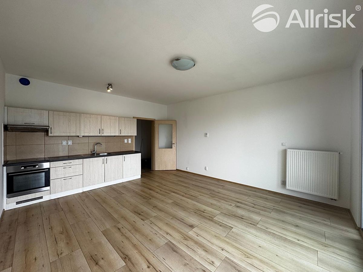 Pronájem bytu 1+kk 31 m² – fotografie 5