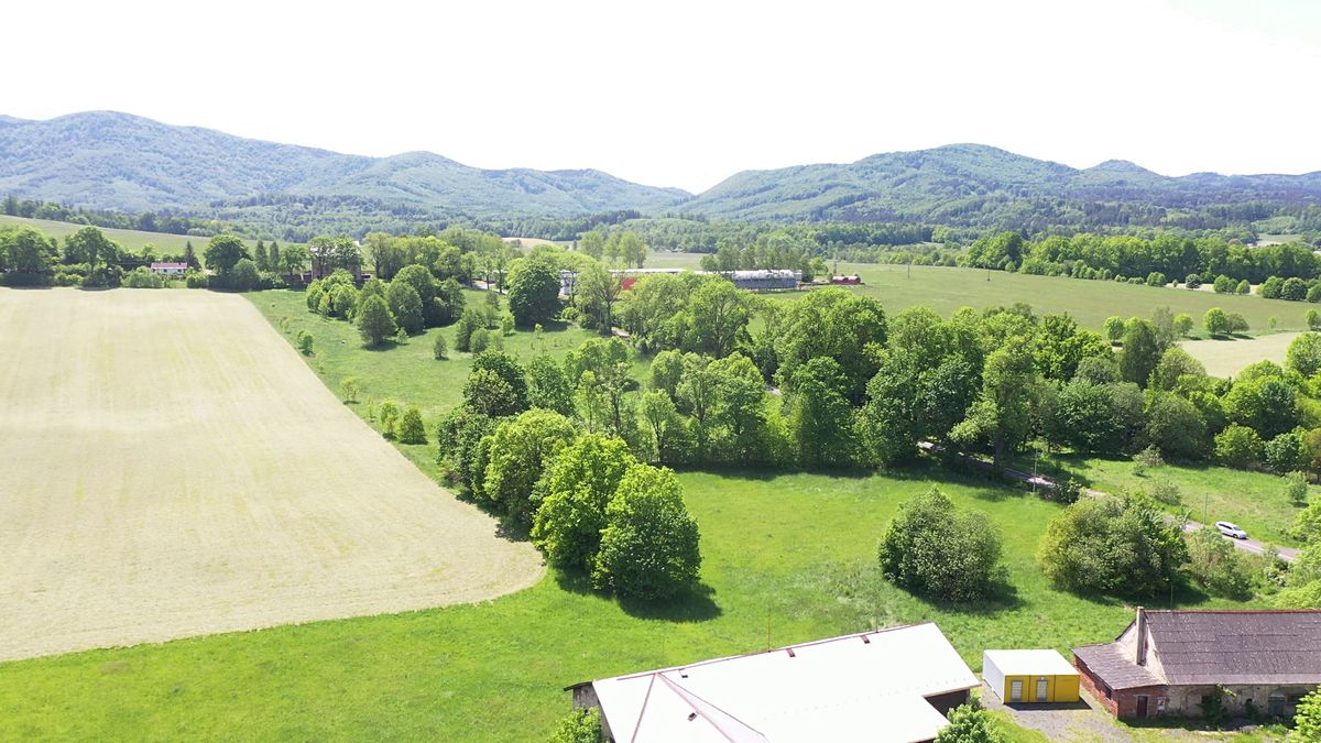 Prodej pole 27187 m²