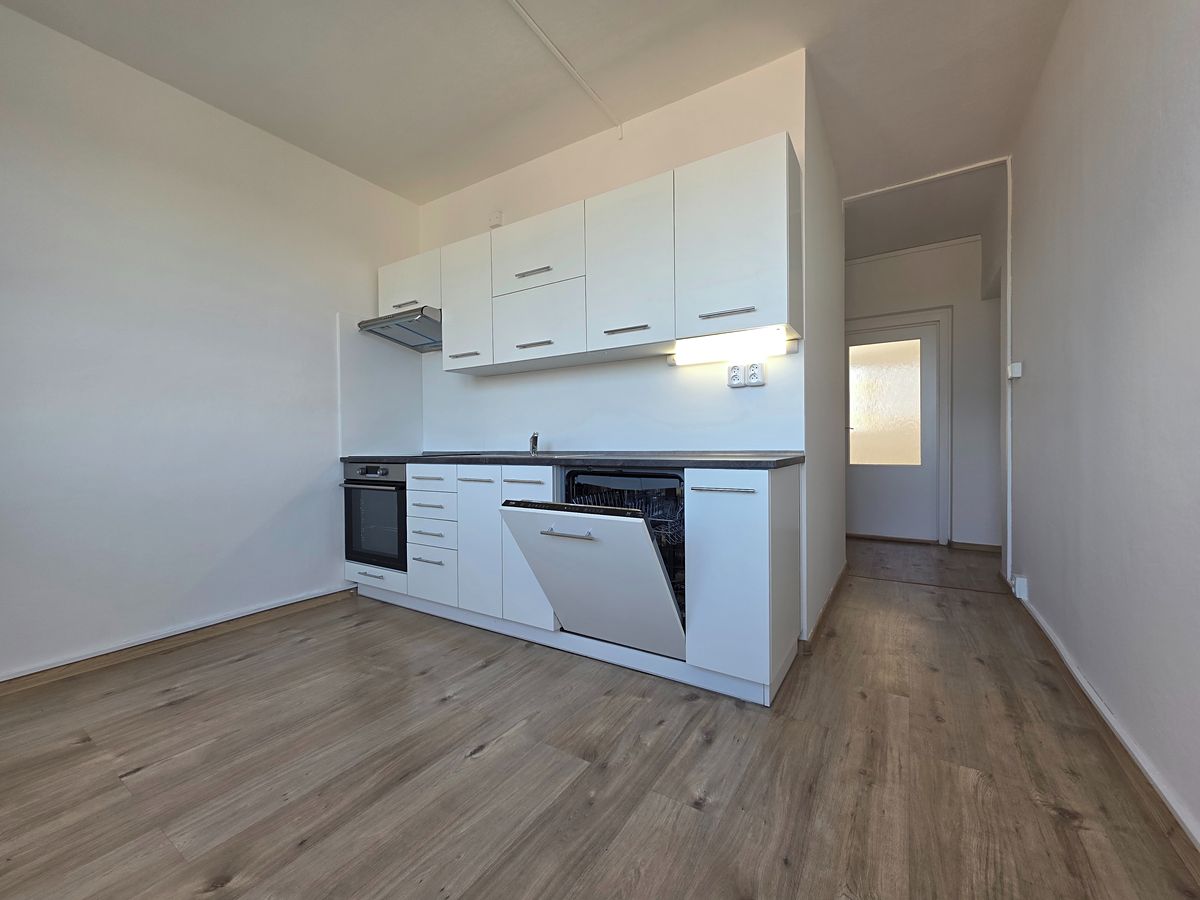 Pronájem bytu 3+1 80 m² – fotografie 2