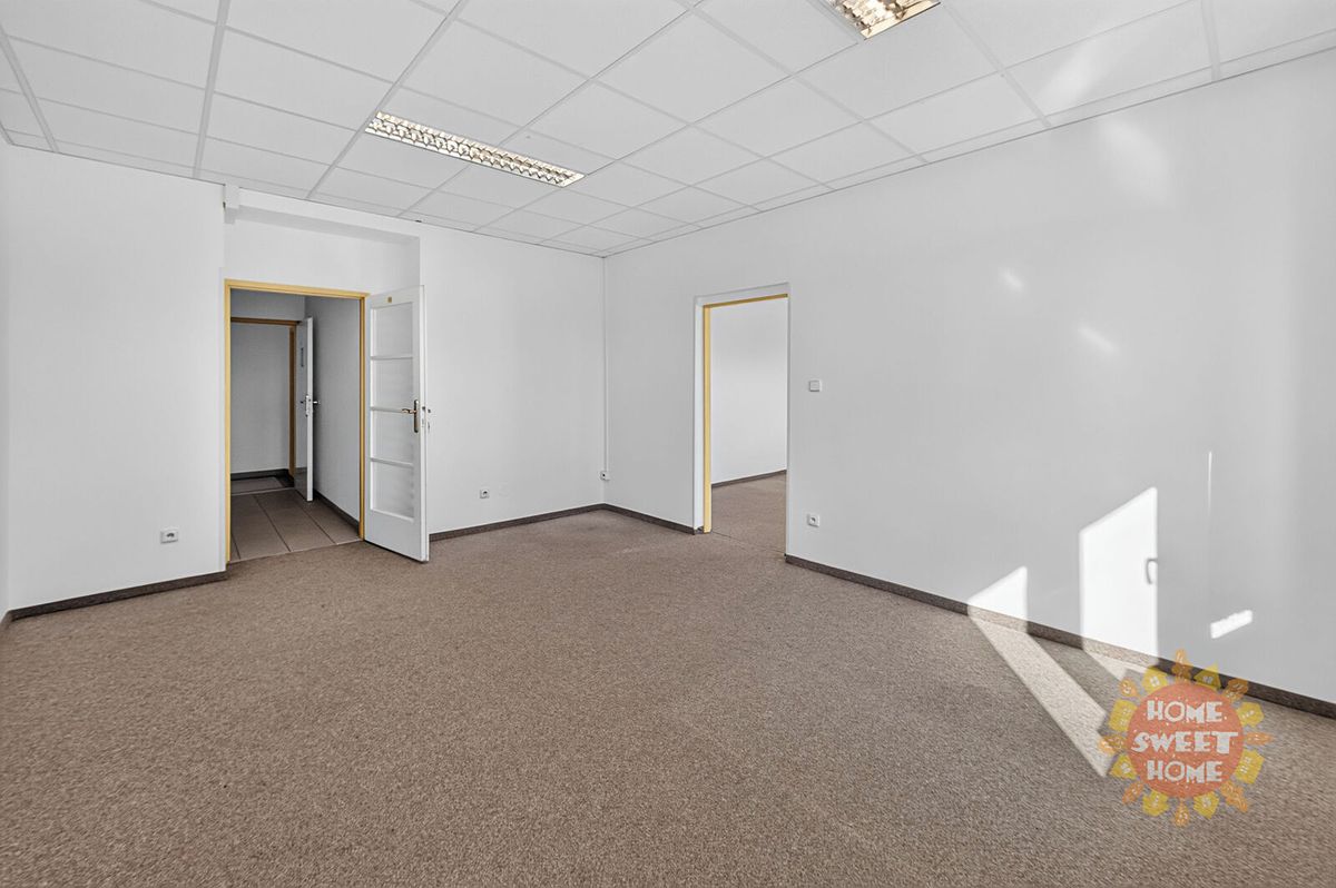 Pronájem kanceláře 67 m² – fotografie 2