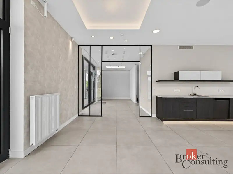 Prodej obchodního prostoru 108 m², Plzeň – náhled fotky 1
