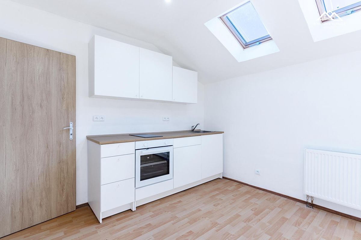 Pronájem bytu 2+1 45 m² – fotografie 3