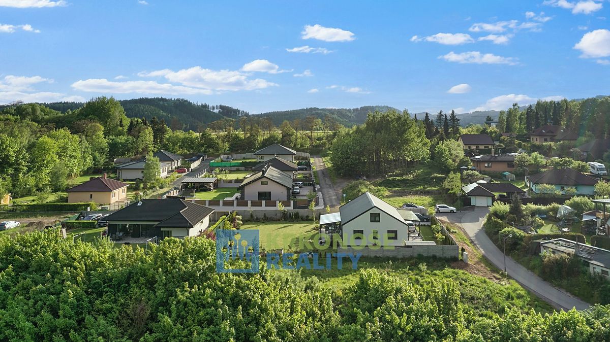Prodej stavebního pozemku 961 m² – fotografie 2