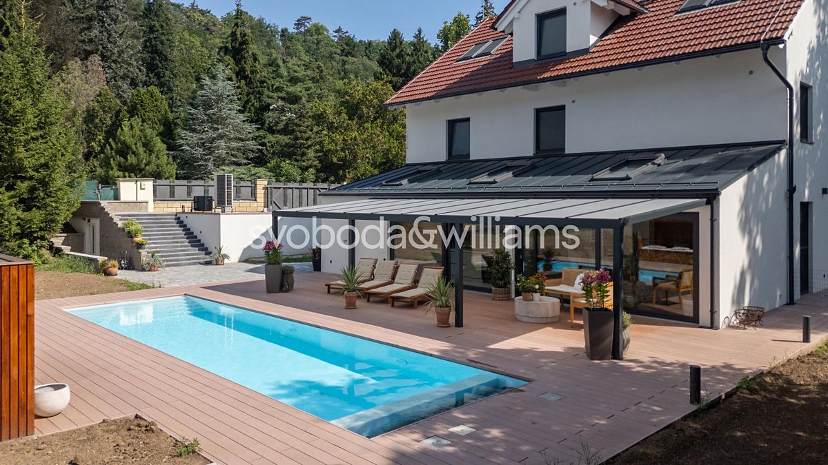Prodej vily 422 m², pozemek 2441 m² – fotografie 3