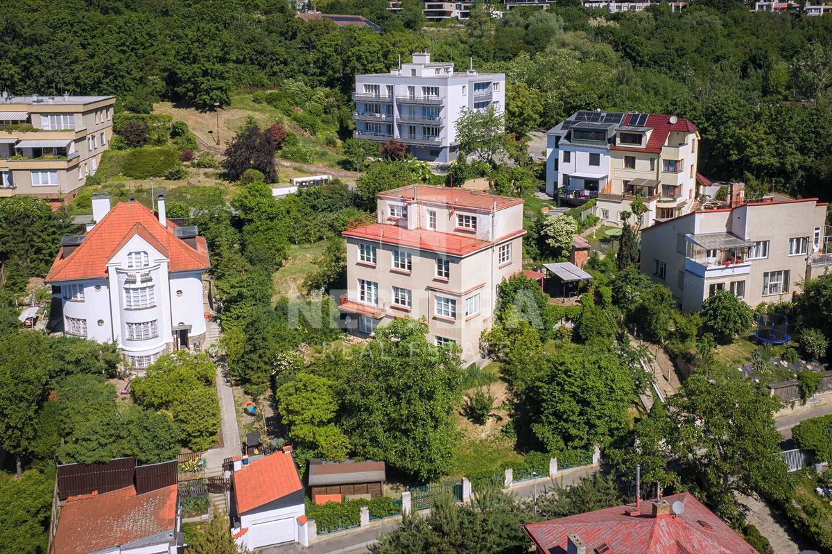 Prodej vily 397 m², pozemek 1337 m² – fotografie 2