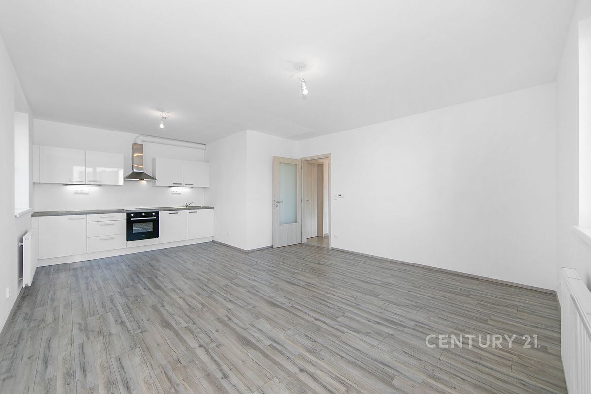 Pronájem bytu 2+kk 55 m² – fotografie 2