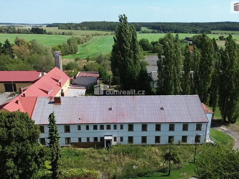 Prodej ubytovacího zařízení 1218 m², Skapce – náhled fotky 1