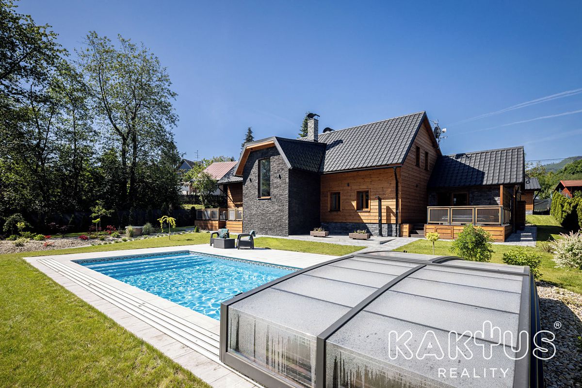 Prodej rodinného domu 316 m², pozemek 1706 m² – fotografie 2