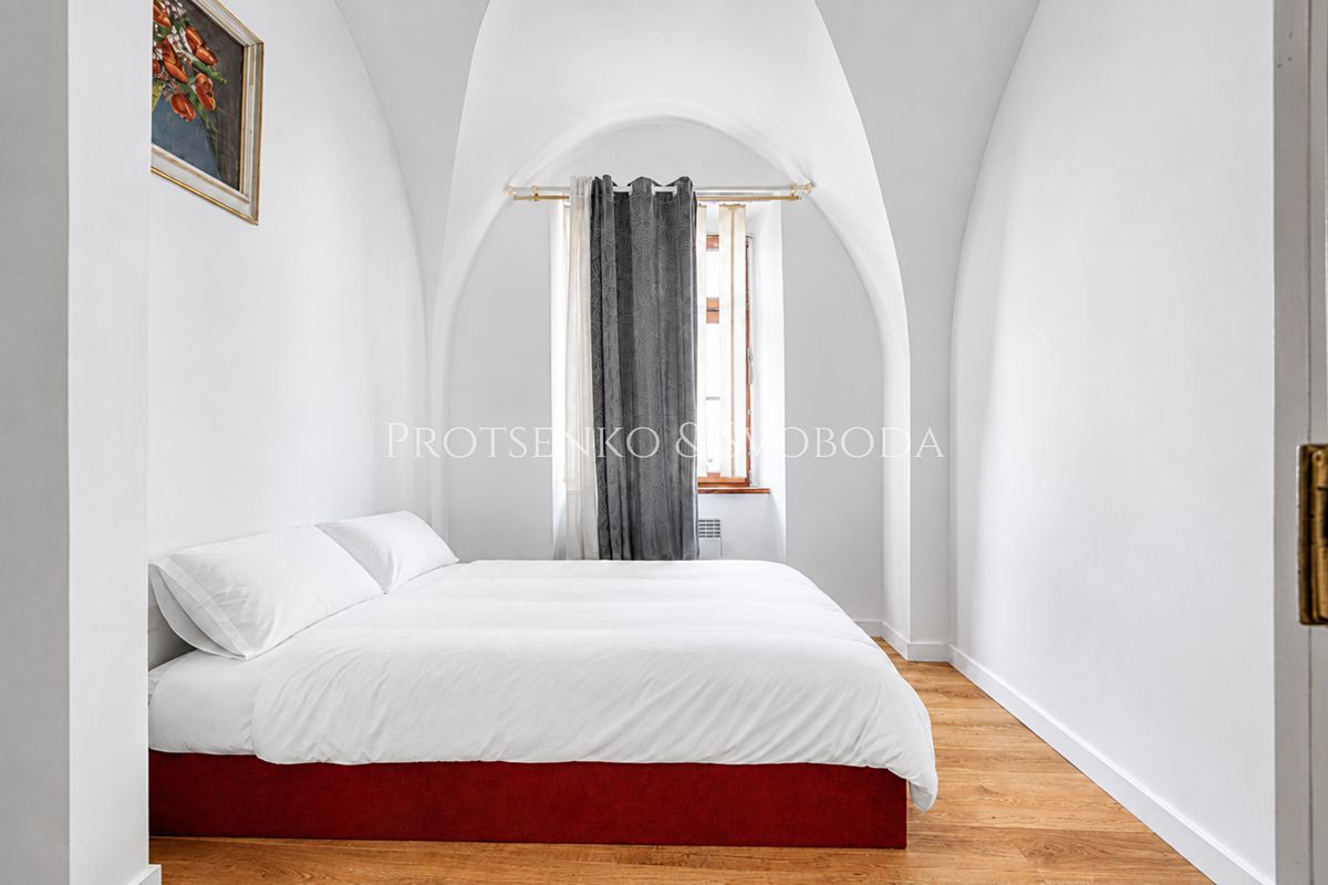 Prodej vícegeneračního domu 200 m², pozemek 141 m² – fotografie 2