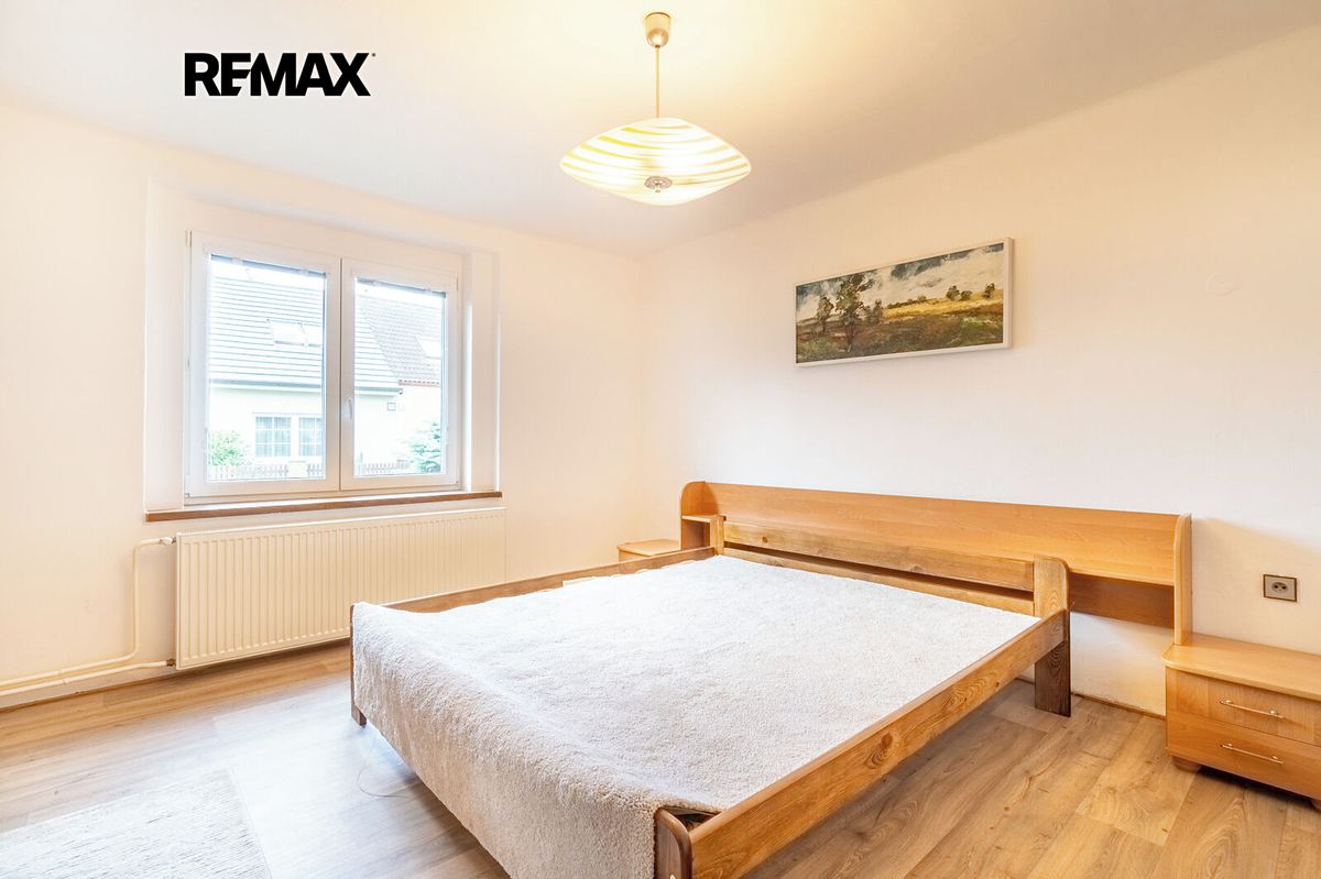 Prodej rodinného domu 220 m², pozemek 471 m² – fotografie 4