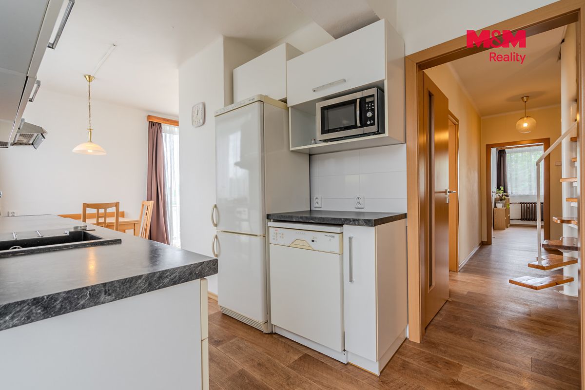 Prodej rodinného domu 137 m², pozemek 1584 m² – fotografie 3