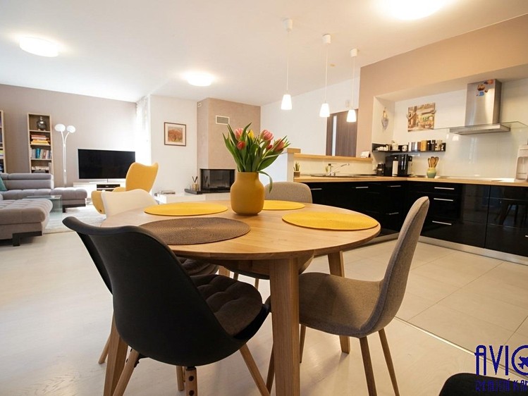Haus zur Miete, 142 m² (2 von 26)