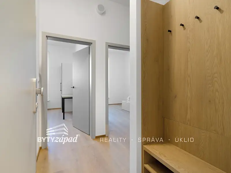 Pronájem bytu 2+kk 33 m², Plzeň – náhled fotky 2