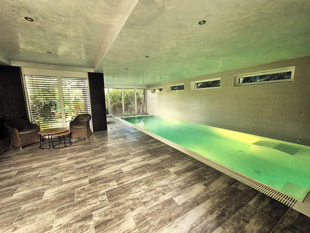 Prodej vily 335 m², pozemek 780 m² – fotografie 4