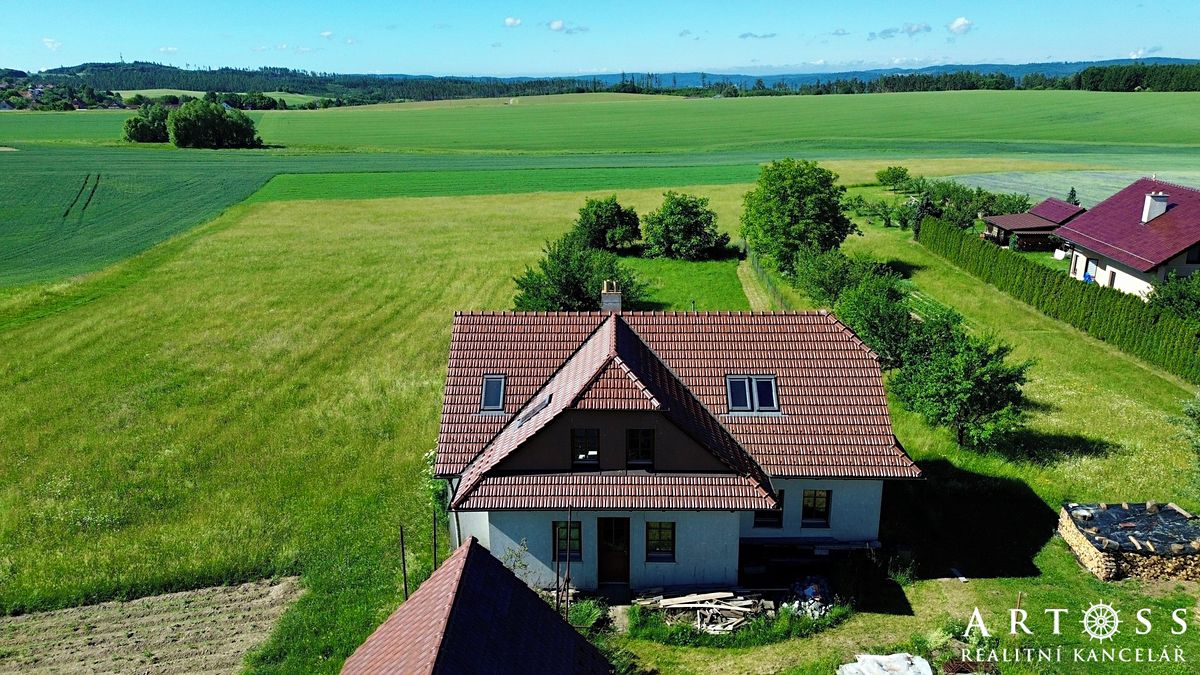 Prodej rodinného domu 200 m², pozemek 1549 m²