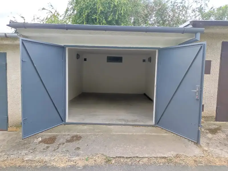 Pronájem garáže 23 m², Podolí – náhled fotky 2