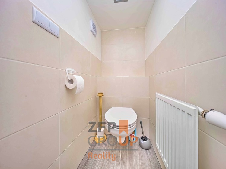 Prodej domu, 227 m² (27 z 45)