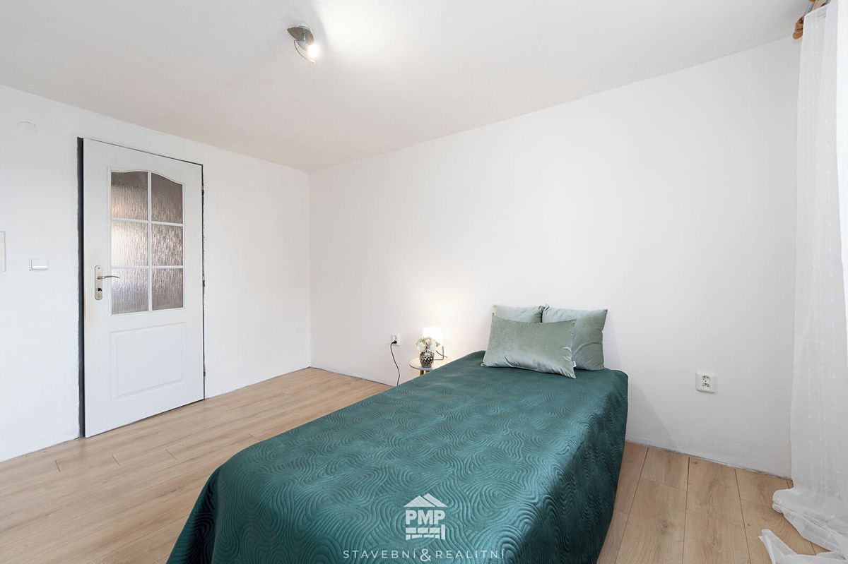 Prodej rodinného domu 238 m², pozemek 1218 m² – fotografie 5