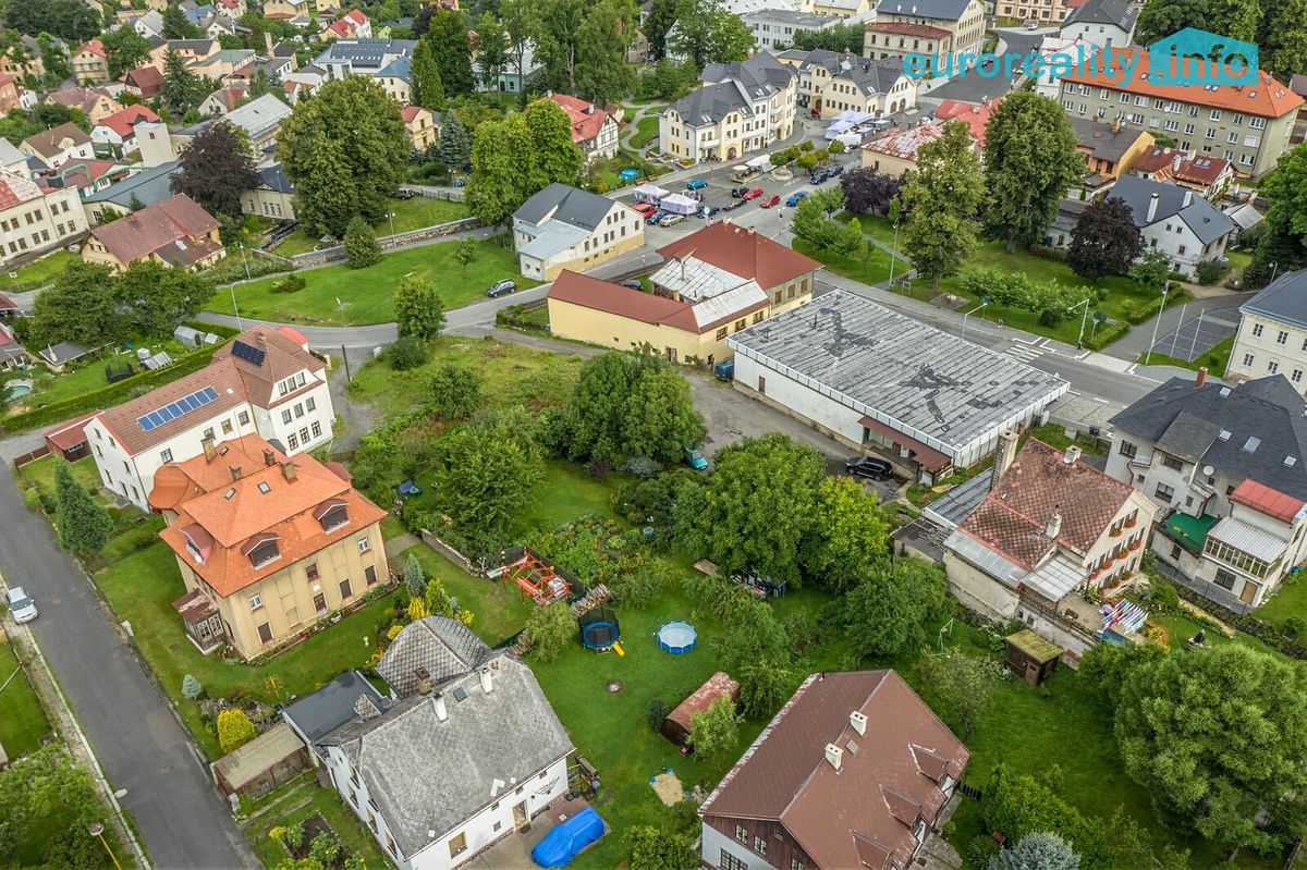 Prodej stavebního pozemku 852 m² – fotografie 2