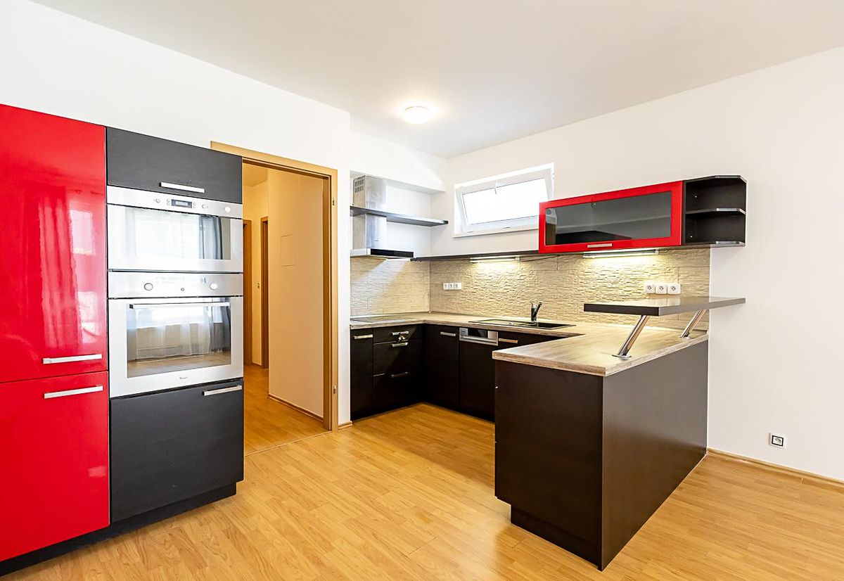 Pronájem bytu 2+kk 56 m² – fotografie 3