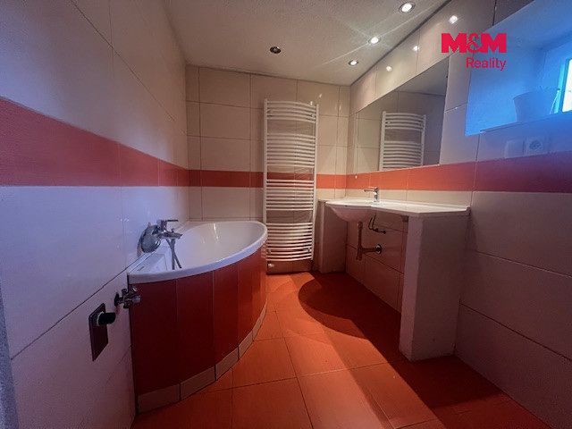 Pronájem rodinného domu 90 m², pozemek 242 m² – fotografie 4