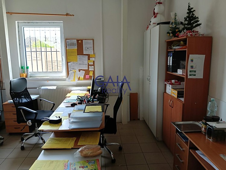 Prodej komerčního prostoru, 218 m² (17 z 21)