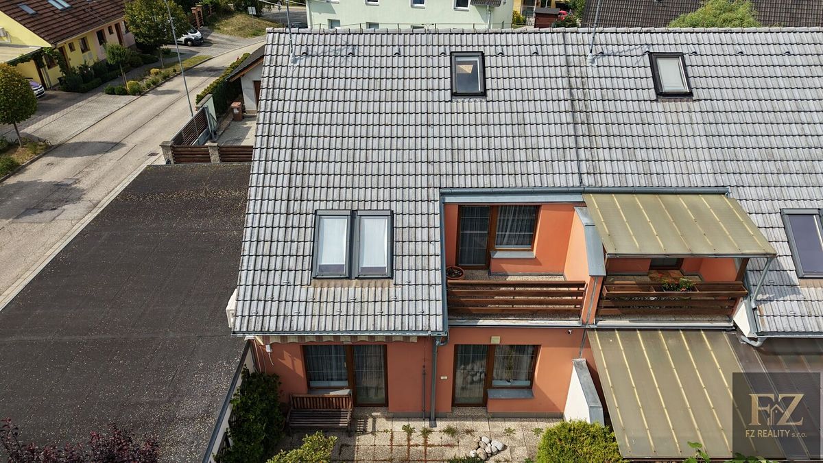 Prodej rodinného domu 138 m², pozemek 262 m² – fotografie 2