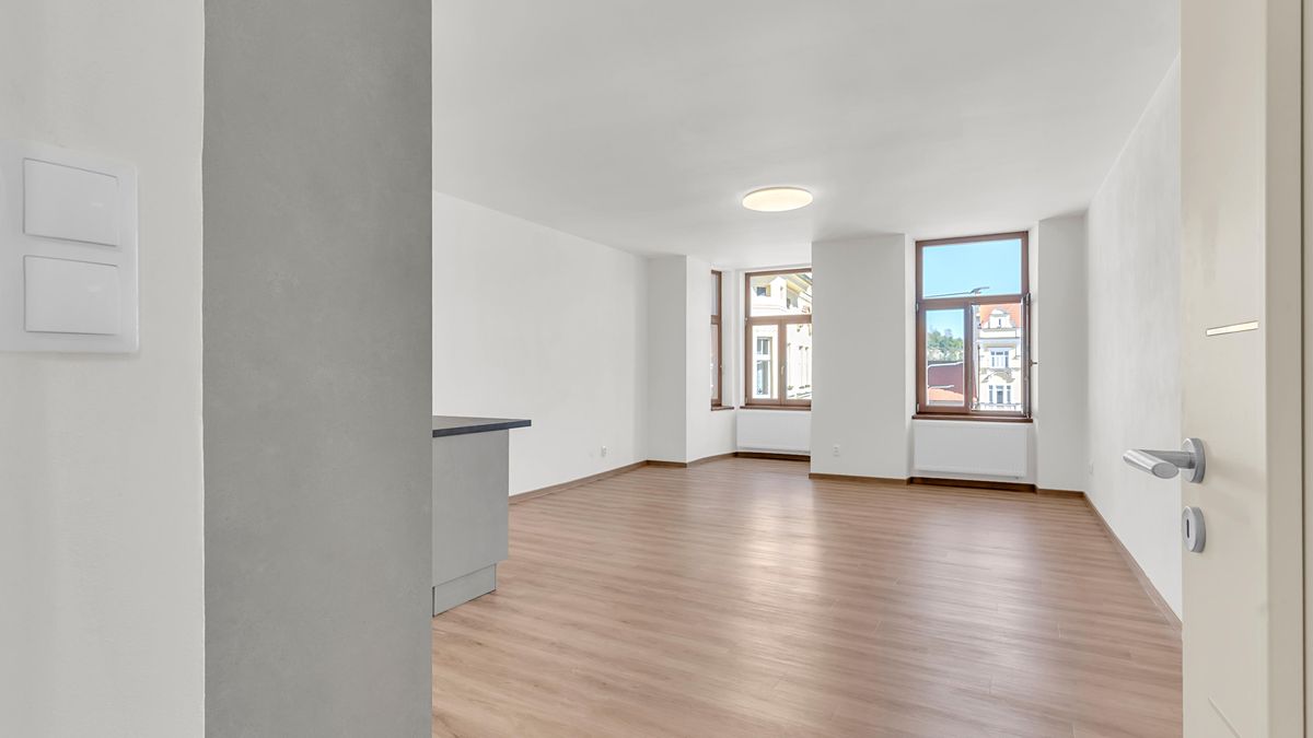 Pronájem bytu 2+kk 67 m² – fotografie 3