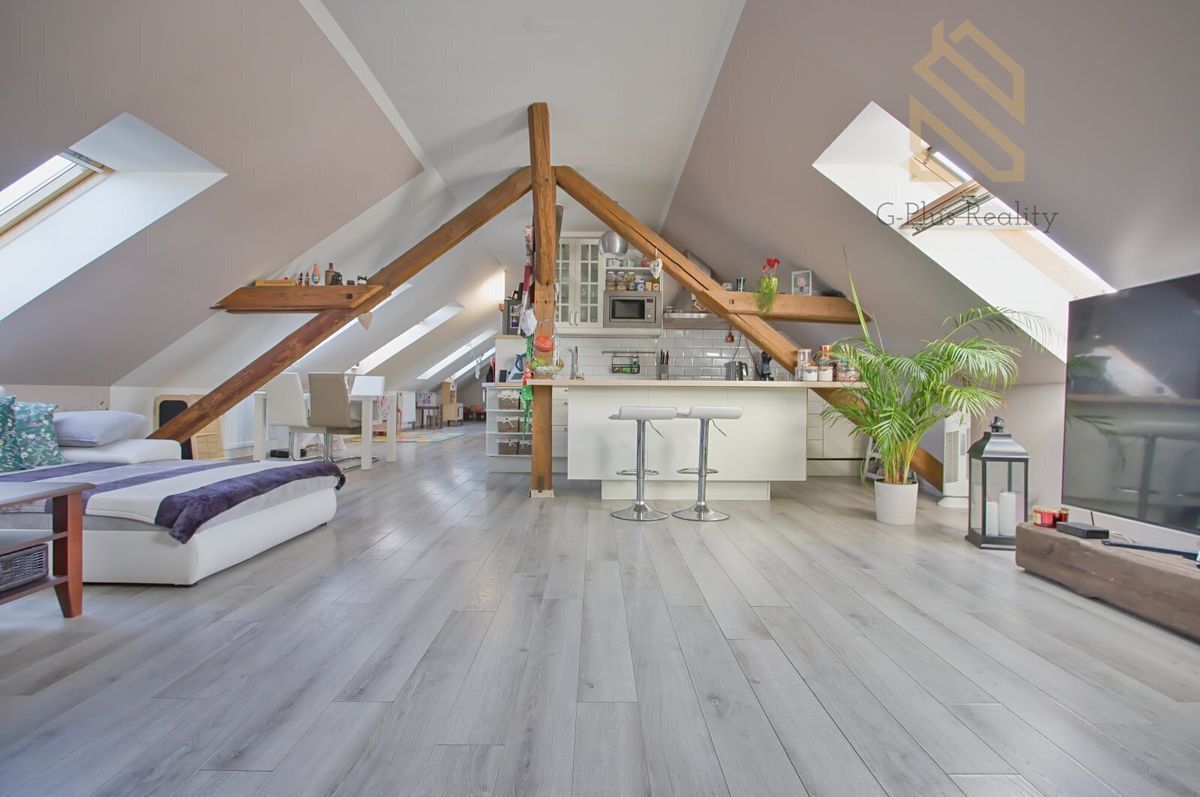 Prodej rodinného domu 244 m², pozemek 1483 m² – fotografie 3