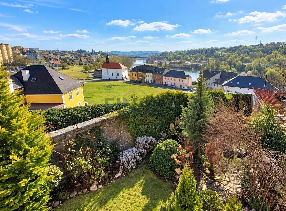 Prodej rodinného domu 680 m², pozemek 263 m² – fotografie 5