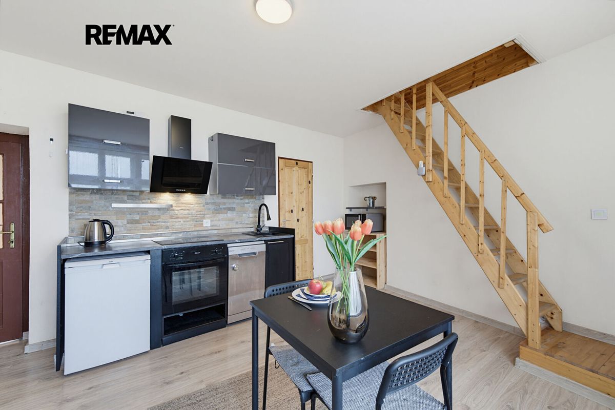 Prodej rodinného domu 112 m², pozemek 126 m² – fotografie 2