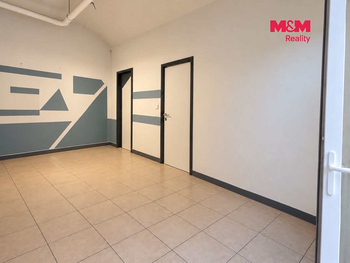 Pronájem obchodního prostoru 14 m² – fotografie 3