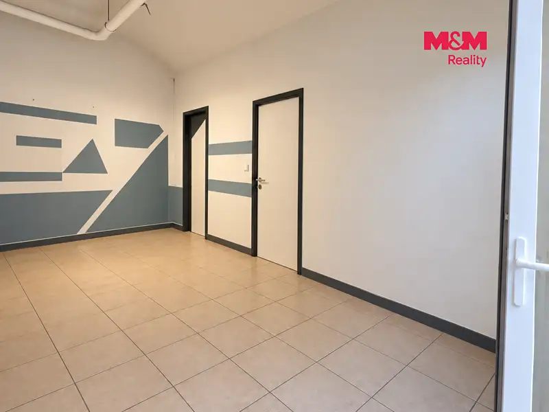 Pronájem obchodního prostoru 14 m², Kostelec nad Černými lesy – náhled fotky 3