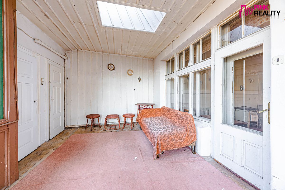 Prodej rodinného domu 909 m², pozemek 969 m² – fotografie 4