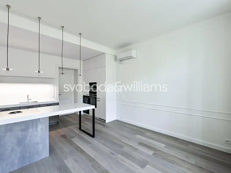 Pronájem bytu 2+kk 56 m², Praha – náhled fotky 1