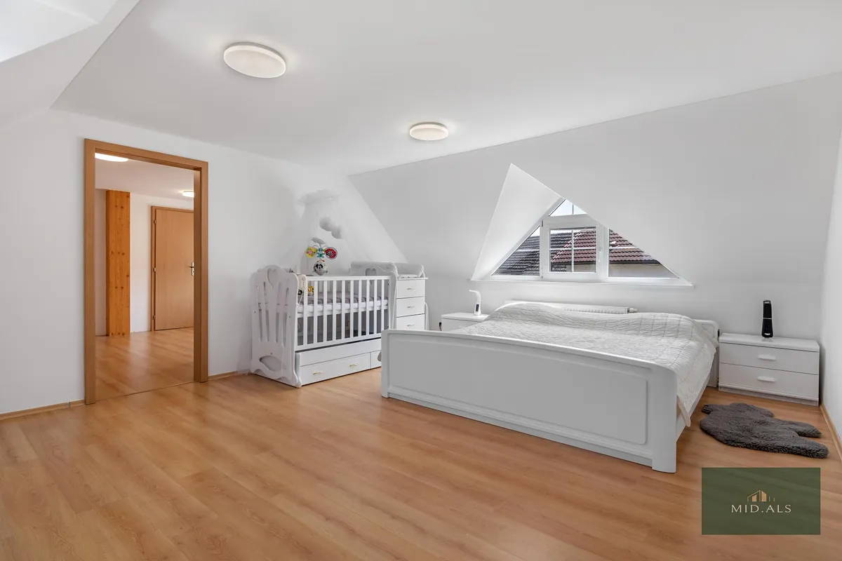 Prodej rodinného domu 200 m², pozemek 1164 m²