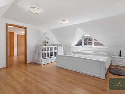 Prodej rodinného domu 200 m², pozemek 1164 m²